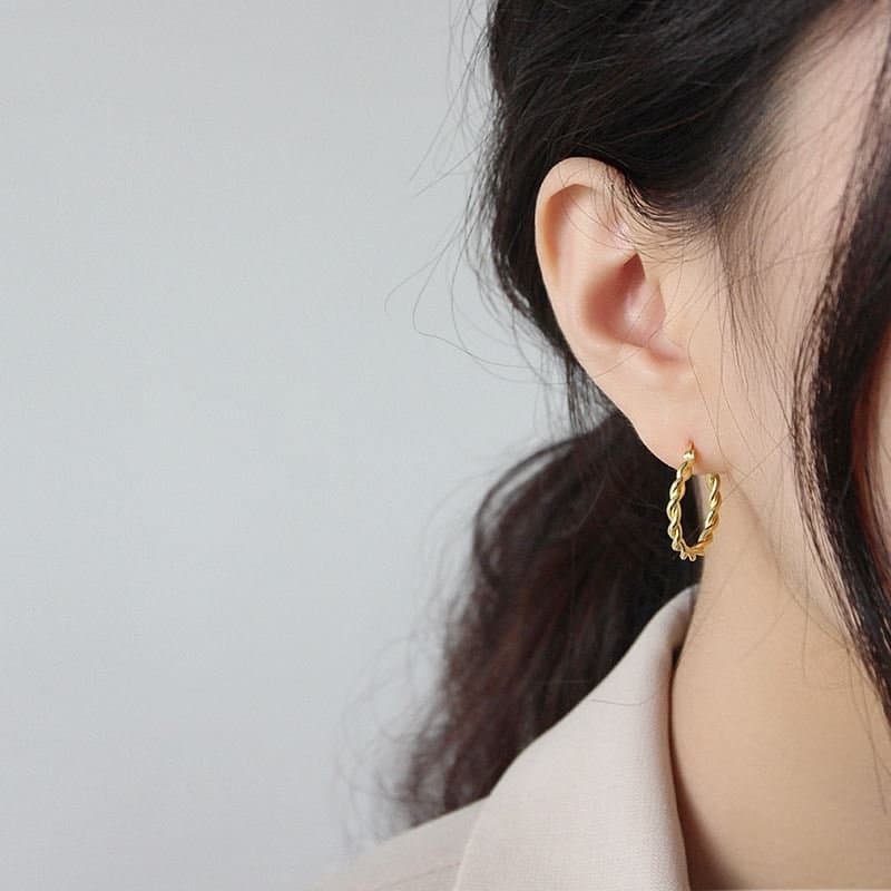 Twisted Circle 925 Sterling Silver Huggie Hoop Earrings