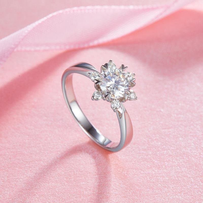 1 Carat Moissanite Diamond Flower Engagement Ring