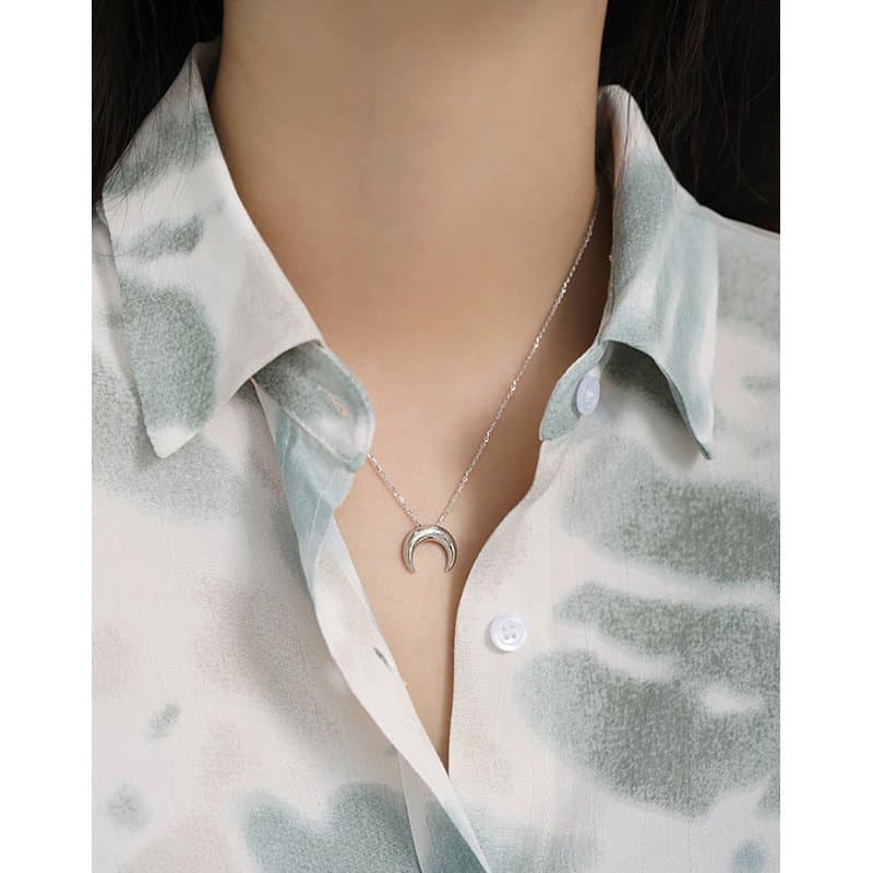 Crescent Moon 925 Sterling Silver Necklace