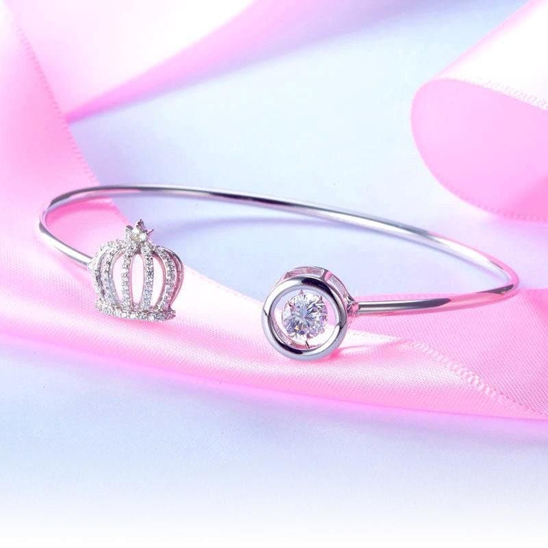 Dancing Stone Crown Bangle
