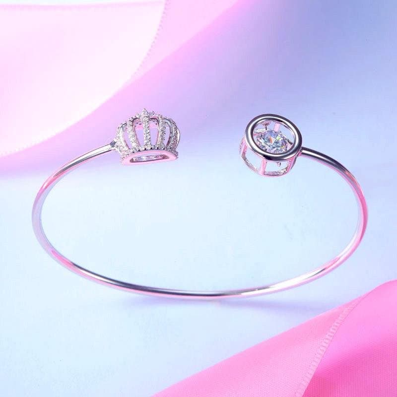 Dancing Stone Crown Bangle