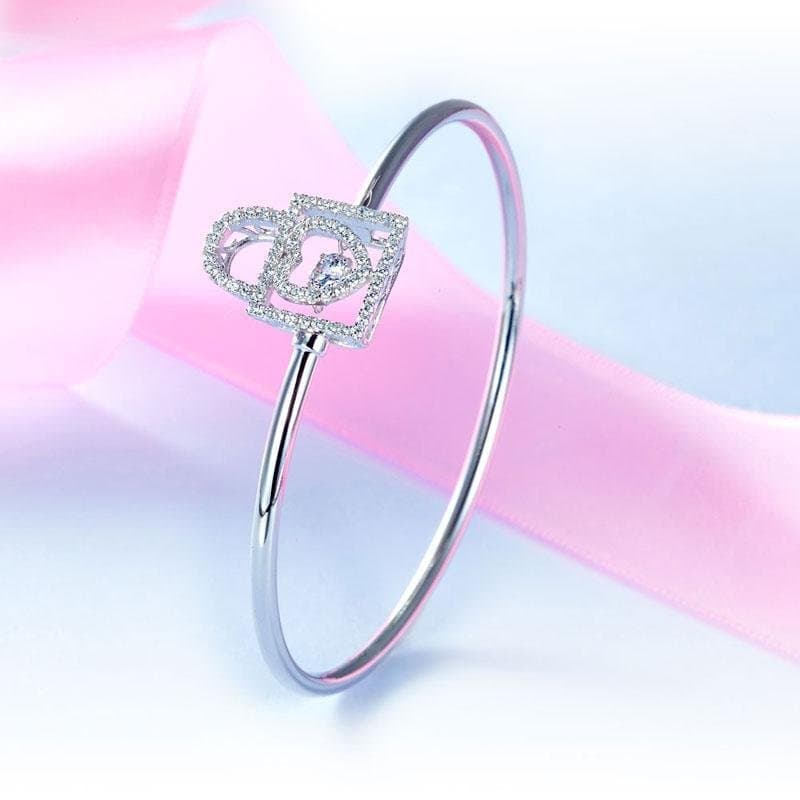 Heart Lock Dancing Stone Bangle