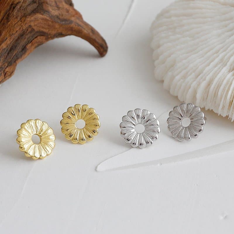 Chrysanthemum Flowers 925 Sterling Silver Stud Earrings