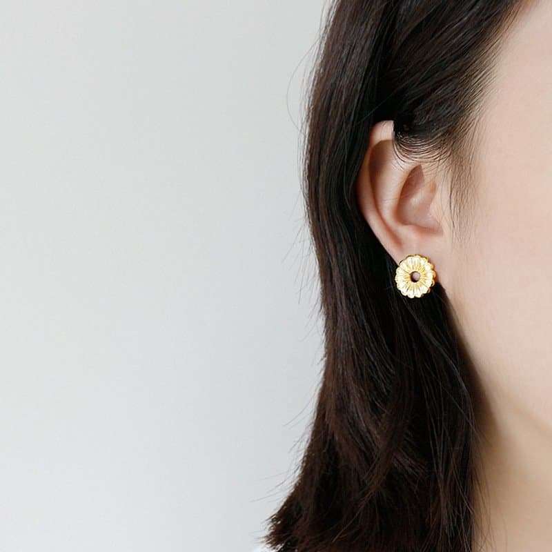 Chrysanthemum Flowers 925 Sterling Silver Stud Earrings