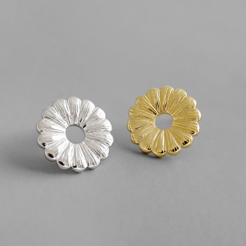 Chrysanthemum Flowers 925 Sterling Silver Stud Earrings
