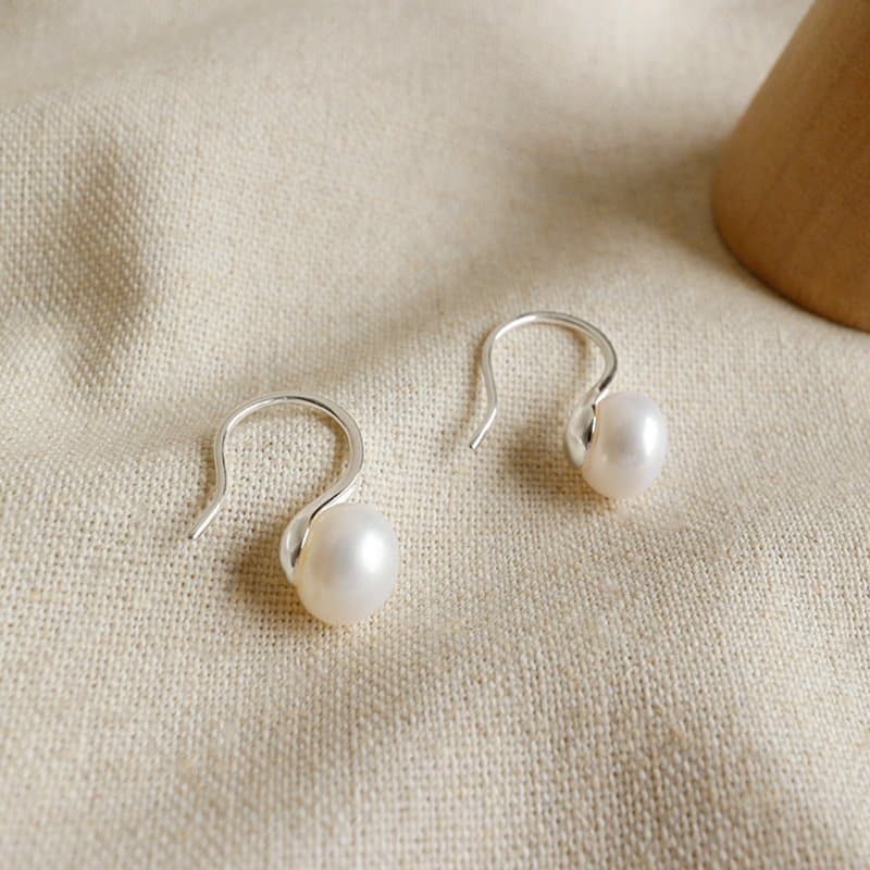 Round Natural Pearl 925 Sterling Silver Dangling Earrings