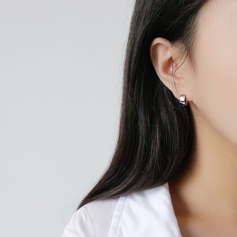 Geometric Mini Cirlce Black 925 Sterling Silver Hoop Earrings