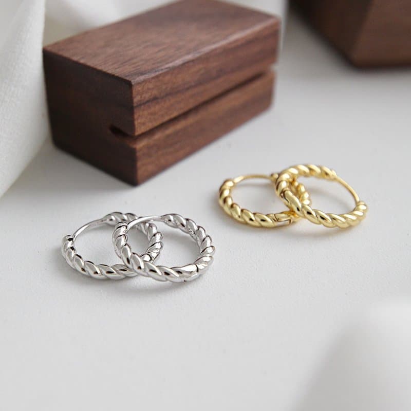 Minimalist Twisted Circle 925 Sterling Silver Huggie Hoop Earrings