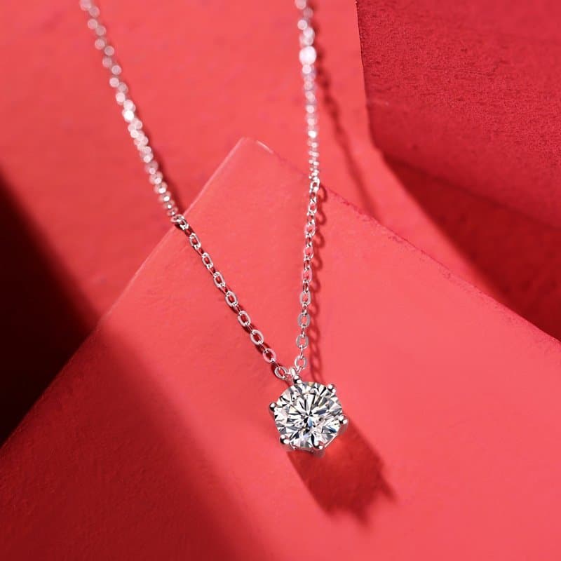 Six Claw Moissanite CZ Heart Border 925 Sterling Silver Necklace
