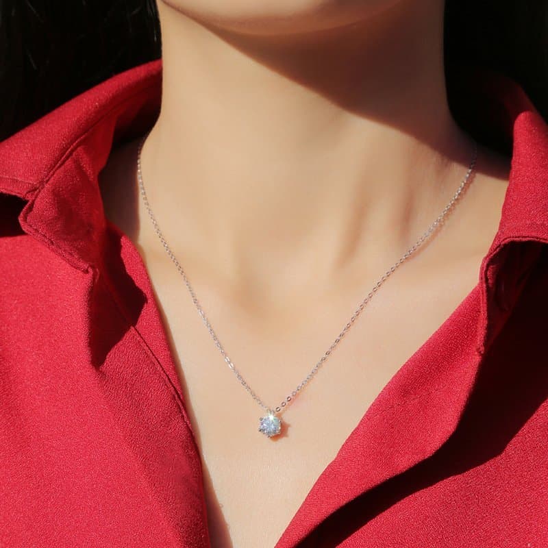 Six Claw Moissanite CZ Heart Border 925 Sterling Silver Necklace