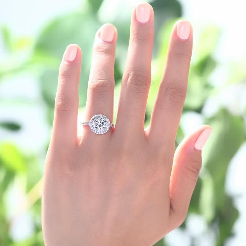 1 Carat Round Cut Created Diamond Ring