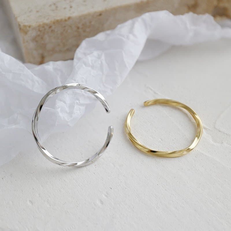 Mobius Twist 925 Sterling Silver Adjustable Ring
