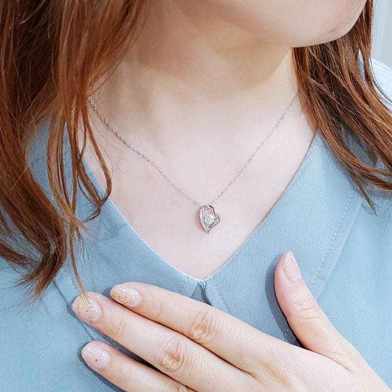 0.5 Carat Moissanite Diamond Dancing Stone Heart Necklace