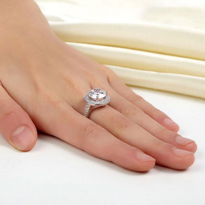 Halo 3.5 Ct Created Diamond Ring