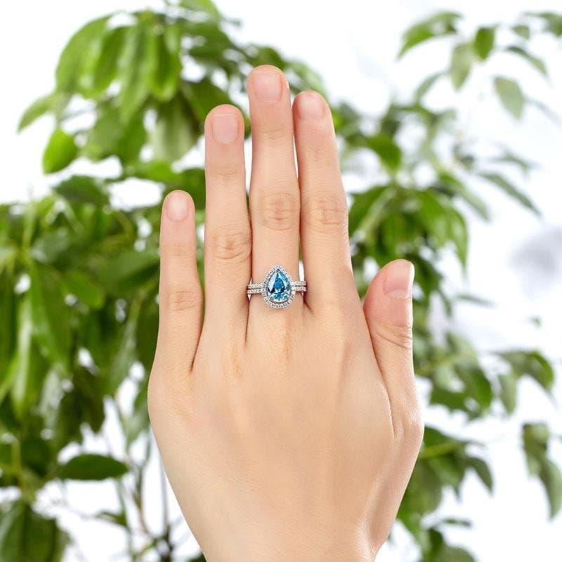 2 Carat Pear Blue Created Diamond Ring Set