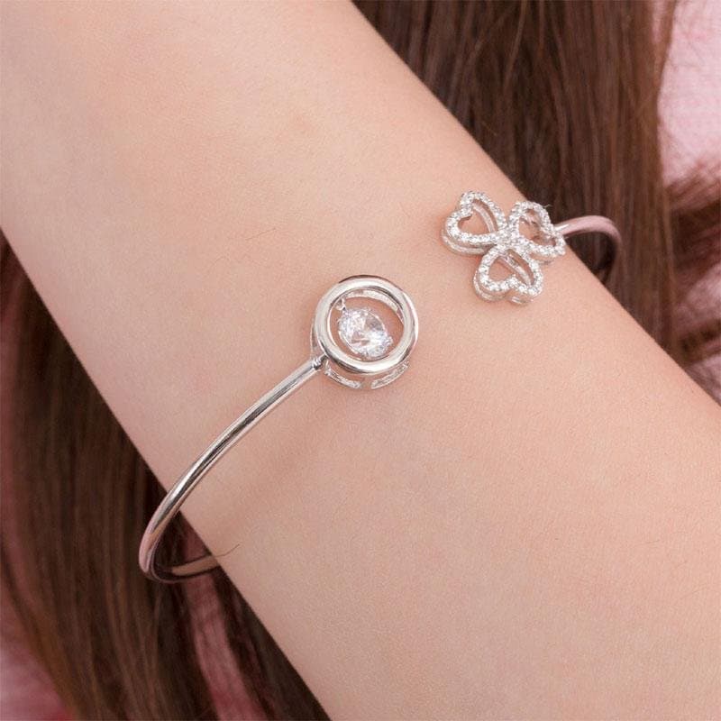 Dancing Stone 3 Hearts Flower Bangle