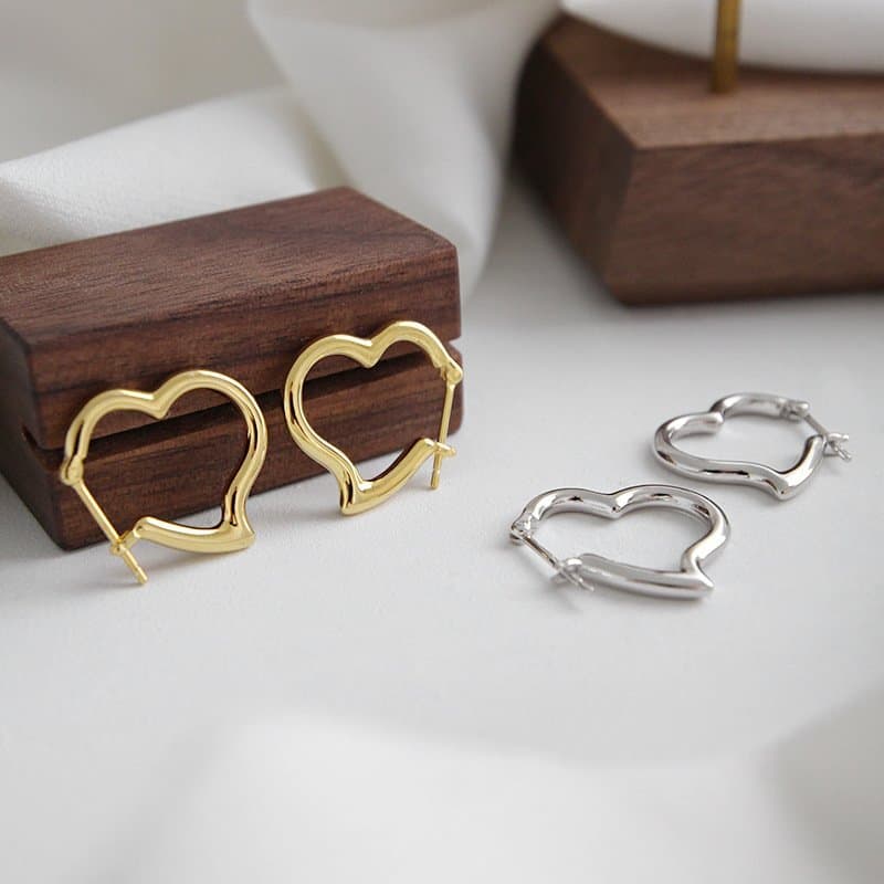 Lady Hollow Heart 925 Sterling Silver Hoop Earrings