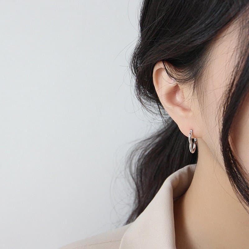 Lady Hollow Heart 925 Sterling Silver Hoop Earrings
