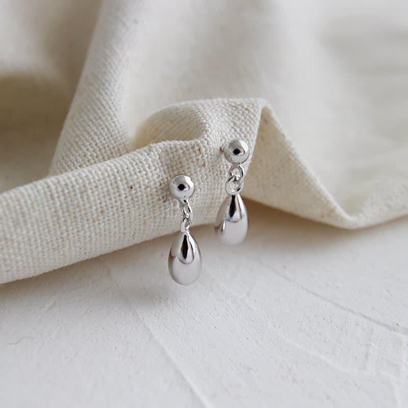 Drop Water Girl 925 Sterling Silver Stud Earrings