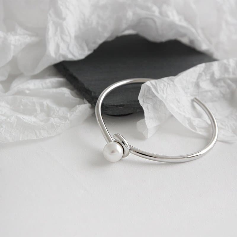 Round Shell Pearl 925 Sterling Silver Open Bangle
