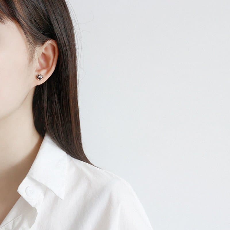 Vintage Flower 925 Sterling Silver Stud Earrings