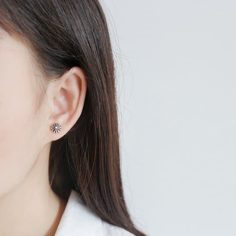 Vintage Flower 925 Sterling Silver Stud Earrings