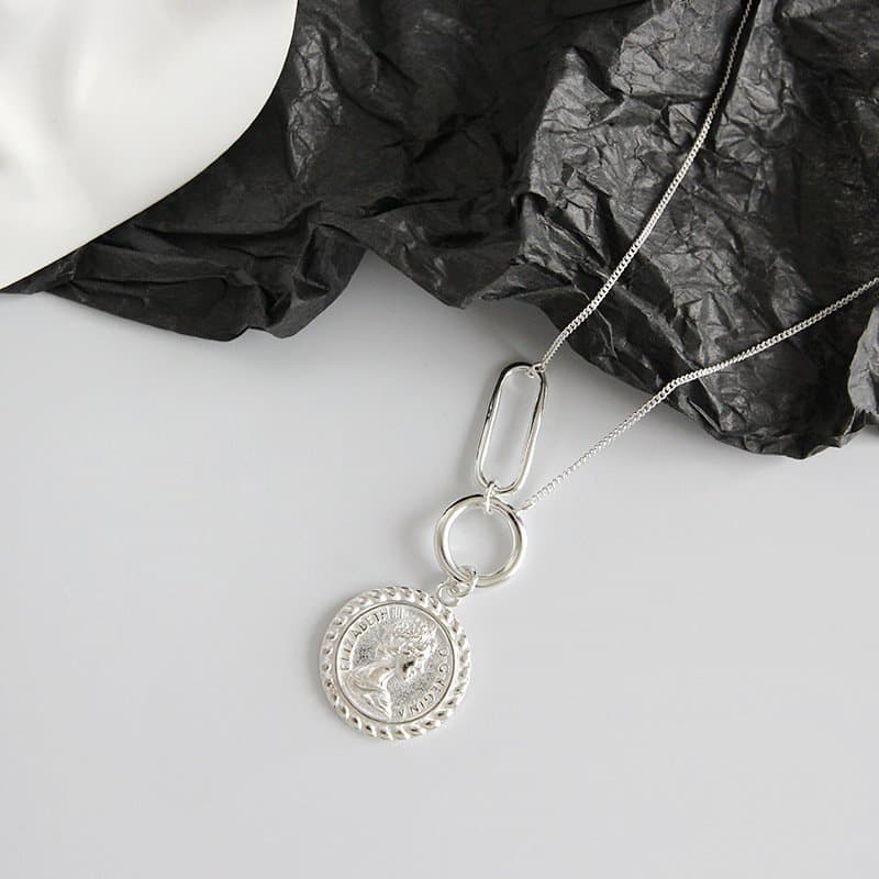 Elizabeth Portrait 925 Sterling Silver Necklace