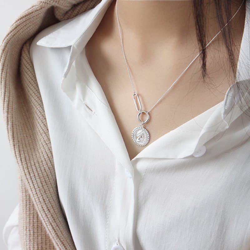 Elizabeth Portrait 925 Sterling Silver Necklace