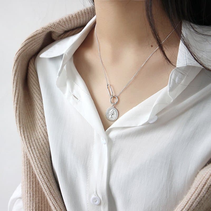 Elizabeth Portrait 925 Sterling Silver Necklace