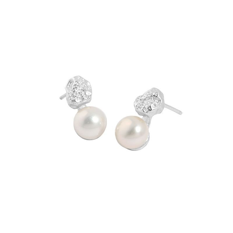 Elegant Round Natural Cultured Pearl 925 Sterling Silver Stud Earrings